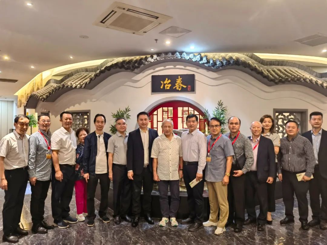 1695808325421142.jpg 640.jpg