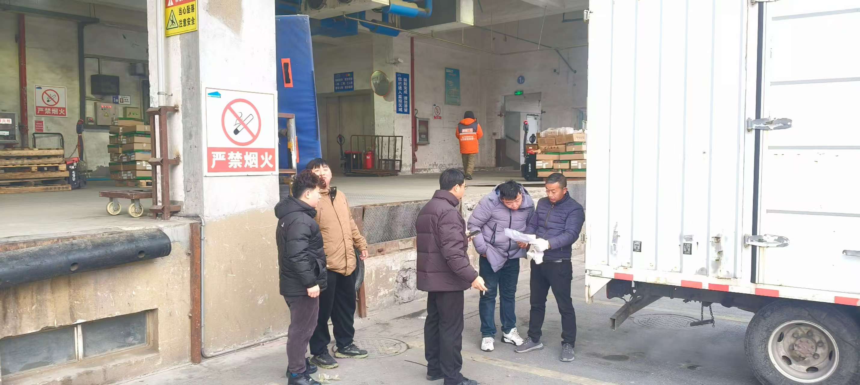 萃園：新春配送&ldquo;加速度&rdquo; 實(shí)干擔(dān)當(dāng)啟新程.jpg