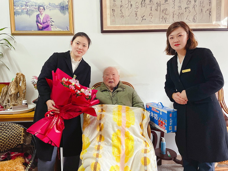 西園揚(yáng)賓黨支部開展學(xué)雷鋒慰問活動(dòng)_看圖王.jpg
